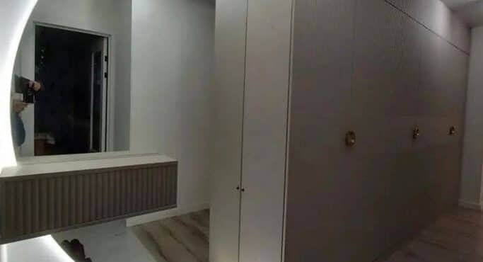 Шкаф в коридор прихожую