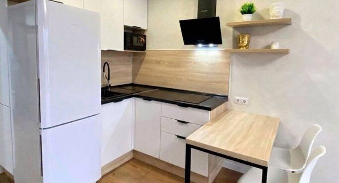 Какой натяжной потолок сделать на кухню