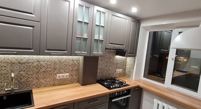 Натяжные потолки кухня 9 кв